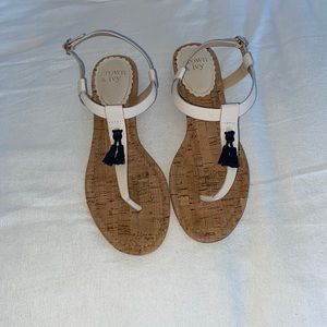 Brand New crown and ivy sandals size 9